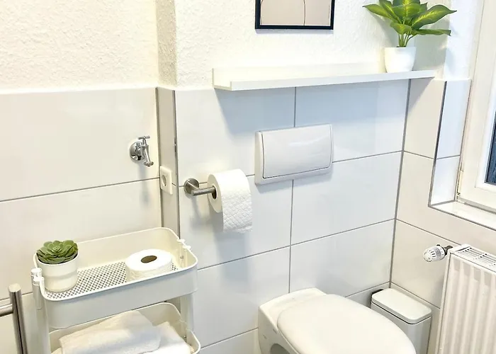 Appartement Westfluegel Mit Parkplatz Und Zentraler Lage